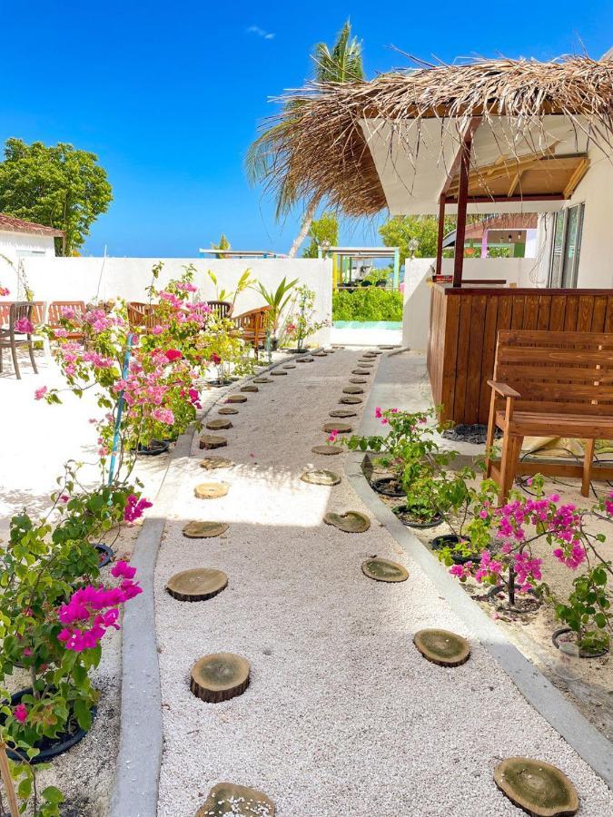 Fatims Beach House Maafushi Esterno foto