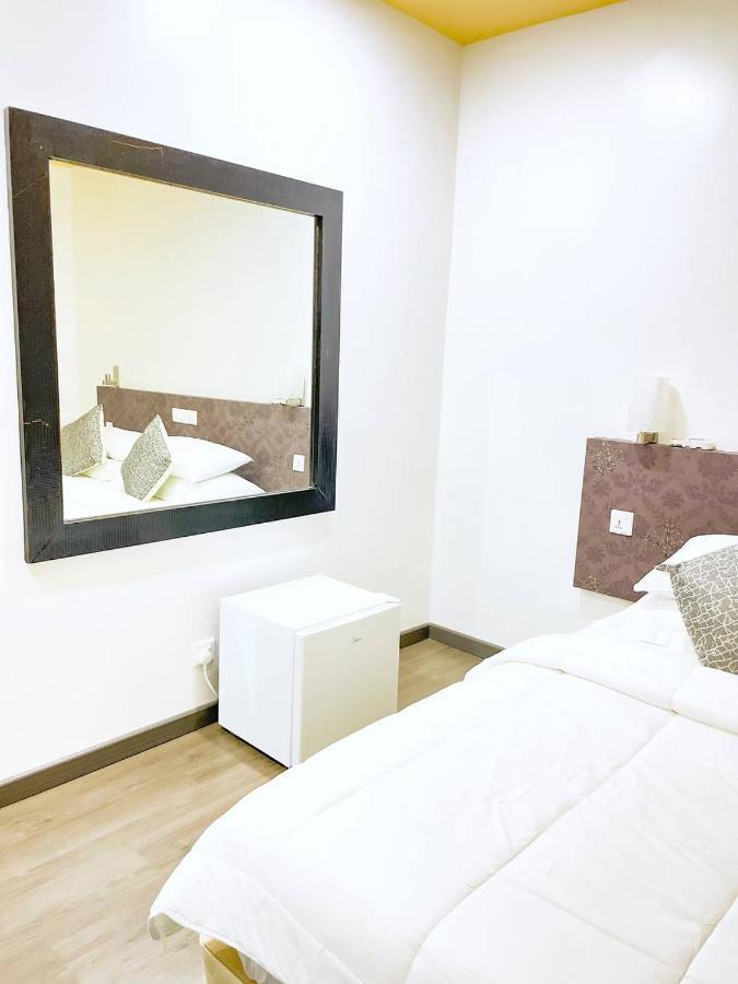 Fatims Beach House Maafushi Esterno foto